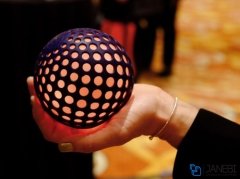 اسباب بازی هوشمند و قابل برنامه ریزی Hackaball