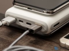 شارژر همراه مومکس ip82