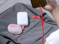 کابل شارژ و انتقال داده کششی 1 به 3 بیسوس Baseus Let''s go Little Reunion One-Way Stretchable 3in1 Data Cable دارای سه کانکتور لایتنینگ، میکرو یو اس بی، تایپ سی