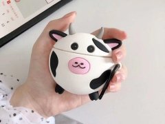 کاور محافظ سیلیکونی ایرپاد طرح گاو Cow Silicone Case Apple Airpods