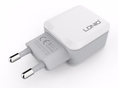 شارژر دیواری دو پورت الدنیو LDNIO Dual USB Home/Travel Charger A2202 سازگار با گستره وسیع ولتاژ ها