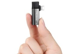 مبدل لایتنینگ به لایتنینگ و خروجی صدا مک دودو MCDODO Lightning to DC 3.5mm Audio Adapter CA-621 دارای ابعاد کوچک