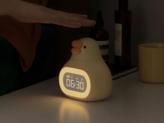 کیفیت چراغ خواب فانتزی سیلیکونی و ساعت زنگ‌دار دیجیتالی رومیزی شارژی Bedside Clock Night Light Ornament Alarm Multifunctional C18