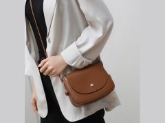 خرید کیف کراس بادی زنانه Viney small genuine leather crossbody bag women's 2023 7987
