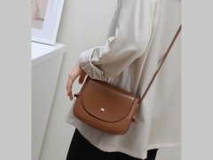 خرید کیف دوشی زنانه Viney small genuine leather crossbody bag women's 2023 7987