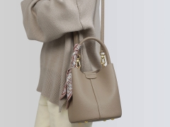 کیف دوشی زنانه Viney women's bag versatile leather portable bucket bag