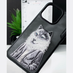 قاب محافظ گوشی آیفون 15 پرومکس طرح گرگ نیمی