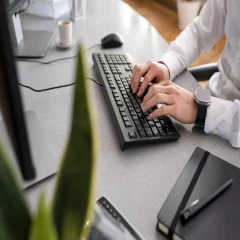 صفحه کلید با سیم کم صدای کامپیوتر چری