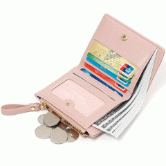 کیف پول قهوه‌ای با ساختار داخلی منظم