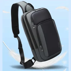 کیف کراس بادی مردانه بنج BANGE BG-7795 دارای ایراد ظاهری
