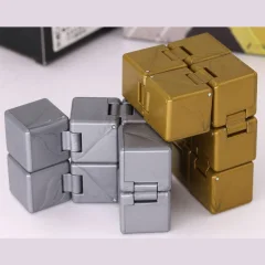 قیمت فیجت اینفینیتی کیوب شنگ شو
