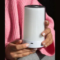 چراغ خواب لمسی مدل C107 شارژی با نور LED چند رنگ