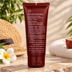 کرم ضد آفتاب رنگی لافارر مناسب پوست خشک و معمولی با SPF40 حجم 40ml