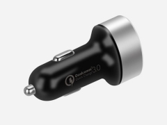 شارژر فندکی فست شارژ ماشین دو پورت 36 وات مومکس UC10