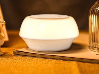 شارژر بی سیم و چراغ خواب رسی Recci RCW-21