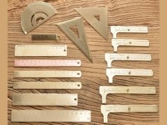 خط کش مسی کوچک 6 سانتی متری دانشجویی دارای حلقه آویز 6cm small copper ruler 3mm thickened brass metal ruler student stationery