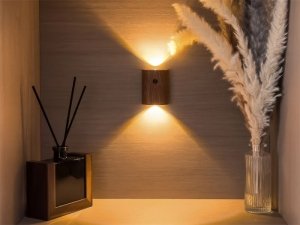 چراغ دیواری سنسور حرکتی قابل شارژ چوبی TAIGA