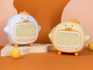 چراغ خواب سیلیکونی و ساعت زنگ دار دیجیتالی فانتزی رومیزی C15