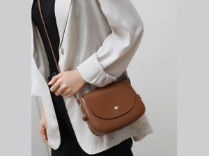کیف دوشی زنانه چرمی 7987