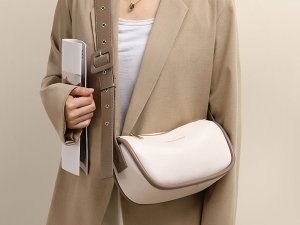 کیف دوشی زنانه و دخترانه چرمی 6790