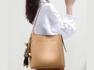 کیف دوشی زنانه چرم با ظرفیت بزرگ و طراحی ساده 5345