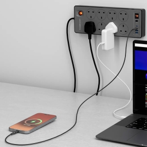 چند راهی برق 8 سوکت 2990 وات، دو USB و دو تایپ‌سی پاورولوژی PWCUQC047BK