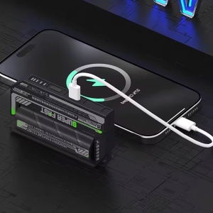 پاور بانک 5000 مدل WP126 با باتری قابل تعویض و توان 22.5 وات