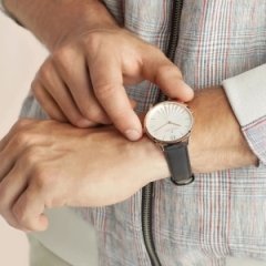 بهترین ساعت مچی عقربه ای مردانه پیر کاردین