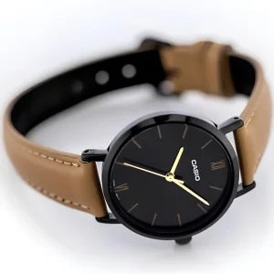 ساعت مچی زنانه کاسیو Casio مدل LTP-VT02BL-1AUDF صفحه مشکی و بند بژ