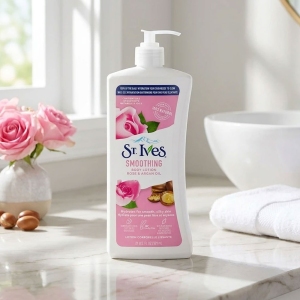 لوسیون بدن نرم کننده سنت ایوز St. Ives با عصاره گل رز و آرگان 621ml