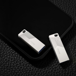 فلش مموری نتاک Netac مدل UM1 ظرفیت 128 گیگابایت USB 3.2