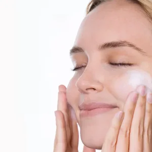 ژل شستشوی صورت سراوی CeraVe اصل مدل Foaming مناسب پوست نرمال تا چرب 236ml