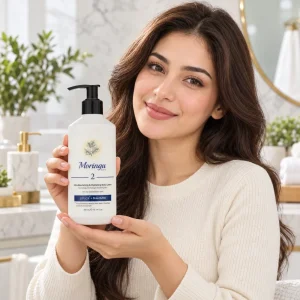 لوسیون بدن مورینگا امو مدل 2 فوق مغذی و آبرسان مناسب پوست خشک و حساس 300ml
