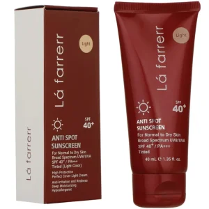 کرم ضد آفتاب رنگی لافارر مناسب پوست خشک و معمولی با SPF40 حجم 40ml