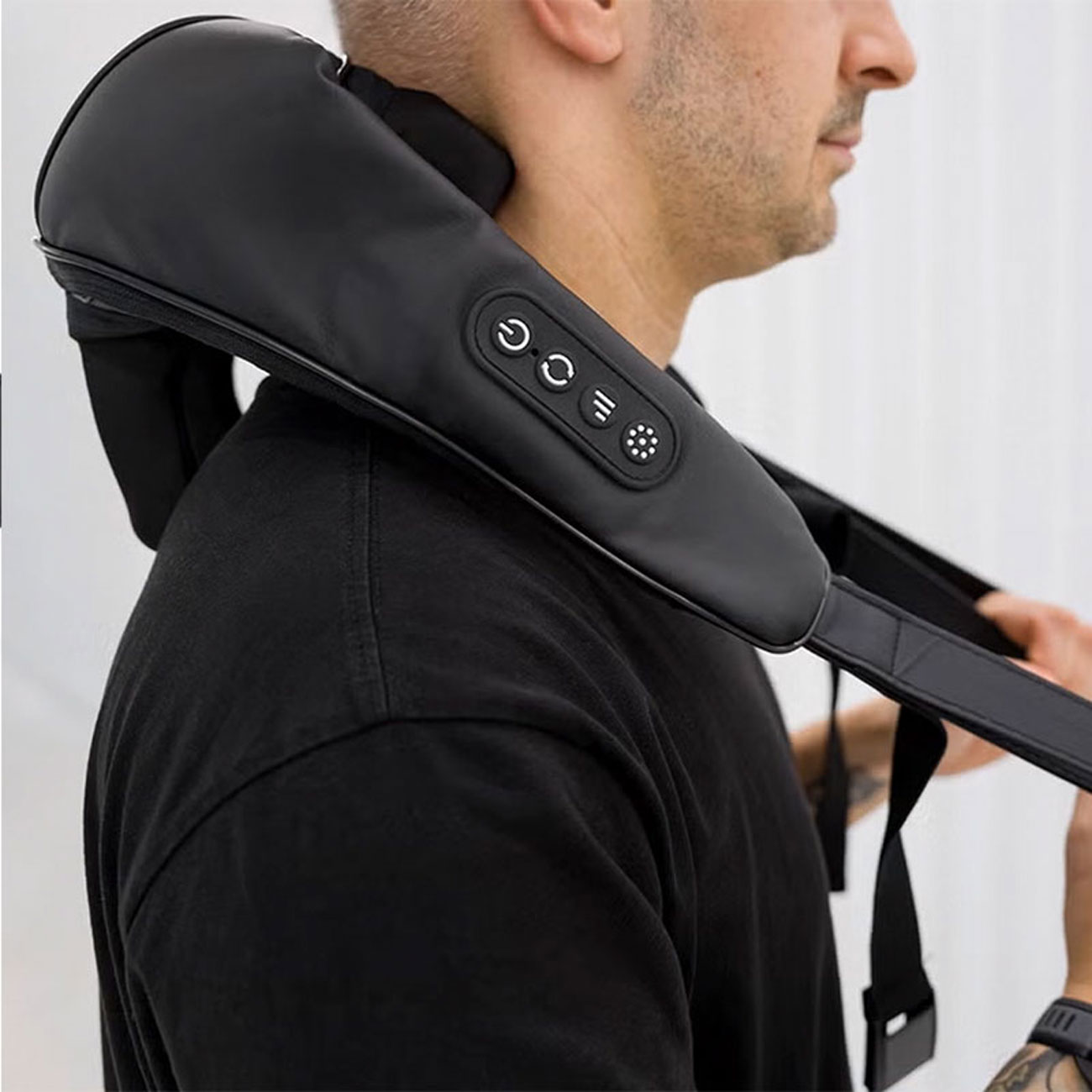 استفاده از ماساژور  روی گردن